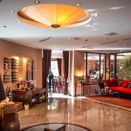 Atrium Hotel
