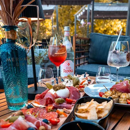 Atrium Отель 2*